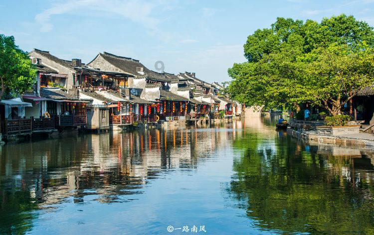 救援受困的小恐龙